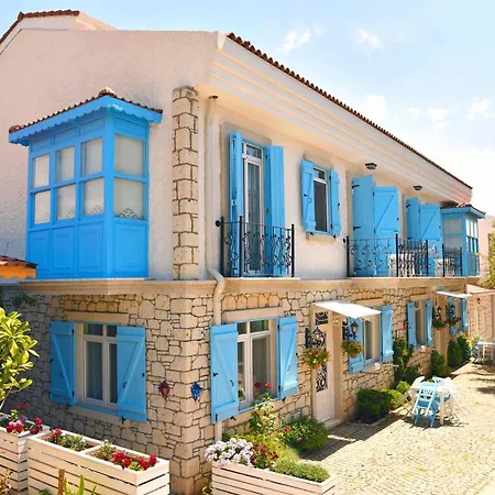 Zeytin Arası Apart Otel Ayvalı